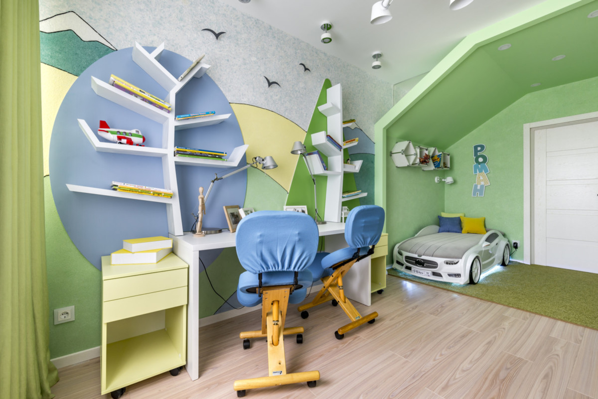 Натяжные потолки в детской комнате и другие варианты оформления поверхности